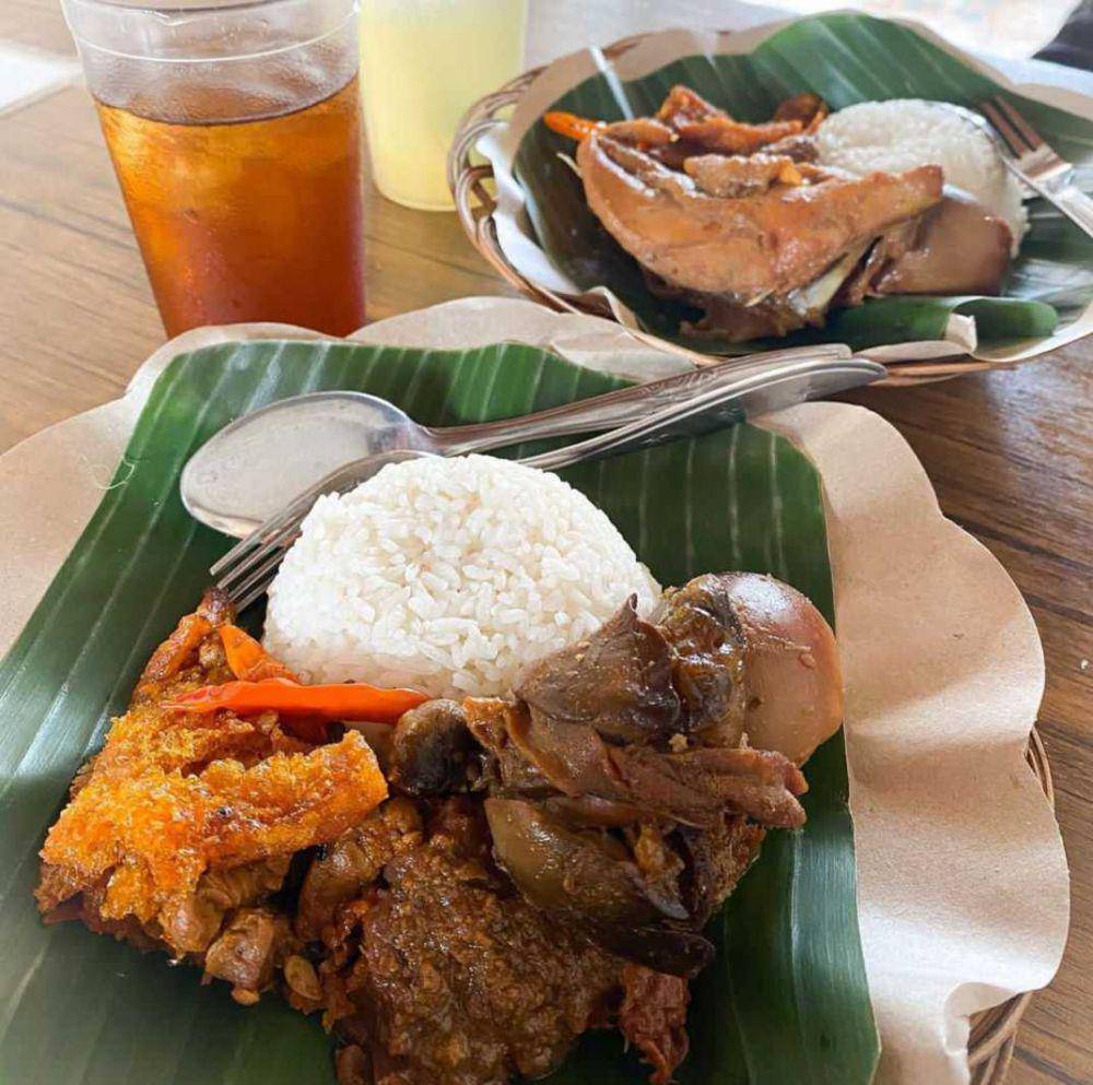 Gudeg Yu Djum (instagram.com/natashavaan)