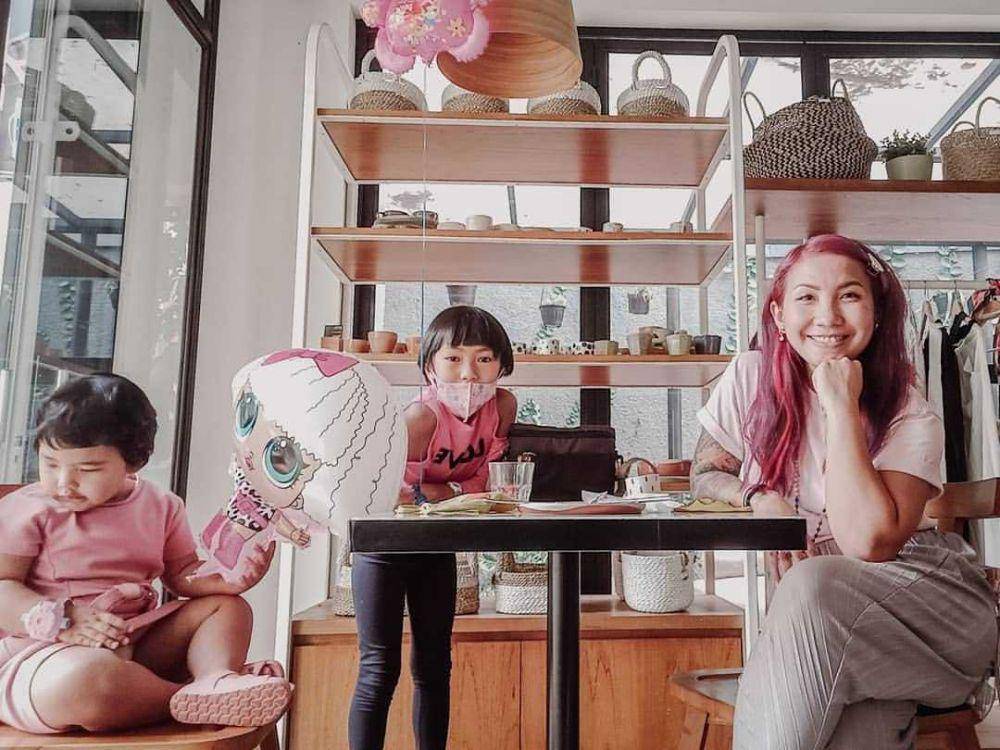 Imel Ten2Five (instagram.com/imelten2five)
