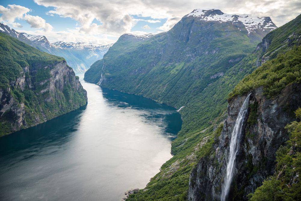 Geirangerfjord (unsplash.com/@lamerbrain)