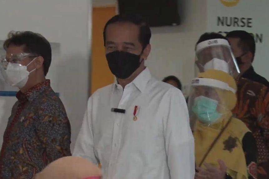 Presiden Jokowi tinjau vaksinasi COVID-19 di RSUI Kota Depok (youtube.com/Sekretariat Presiden)