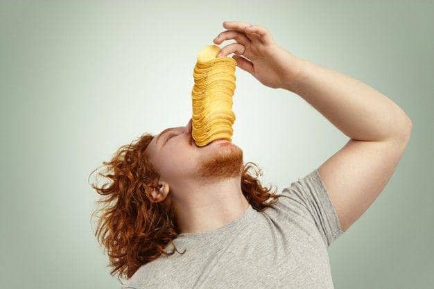 ilustrasi makan berlebihan (freepik.com/wayhomestudio)