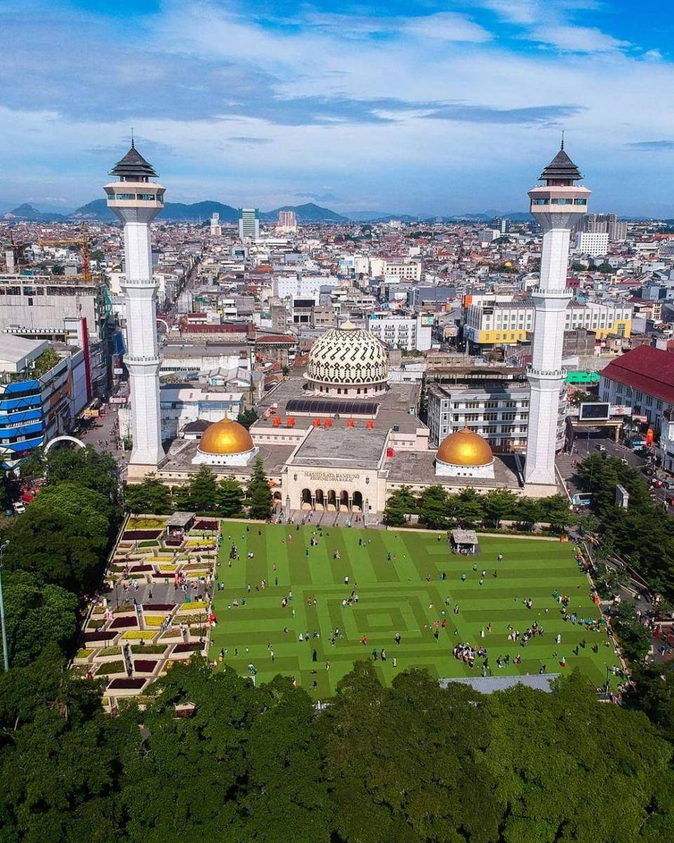 Alun-alun Bandung (instagram.com/iwanvanwilan)