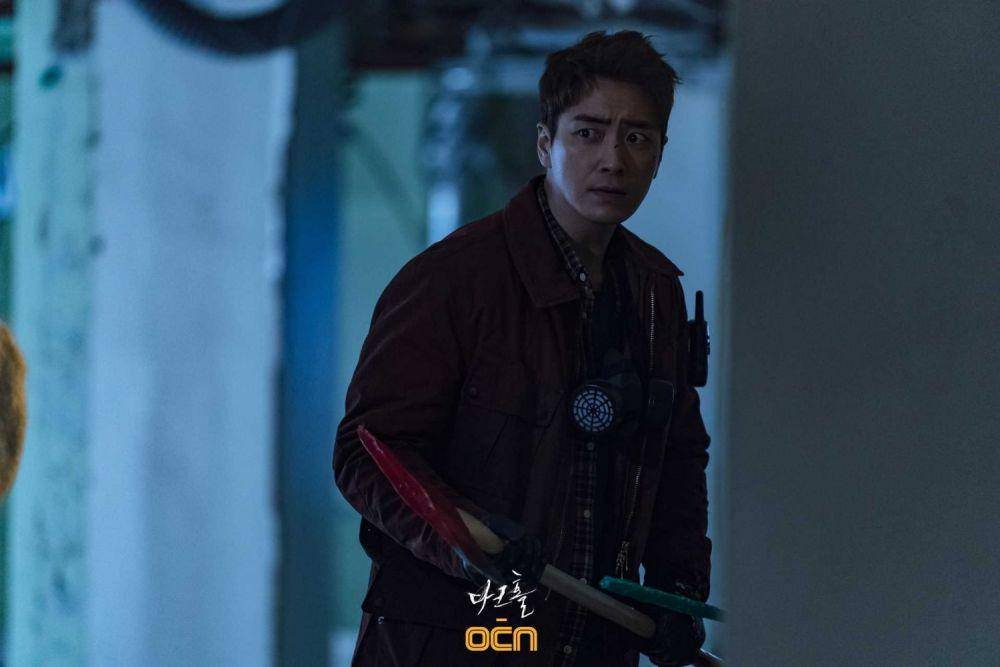 Lee Joon Hyuk dalam drama Dark Hole (dok. OCN via hancinema.net)