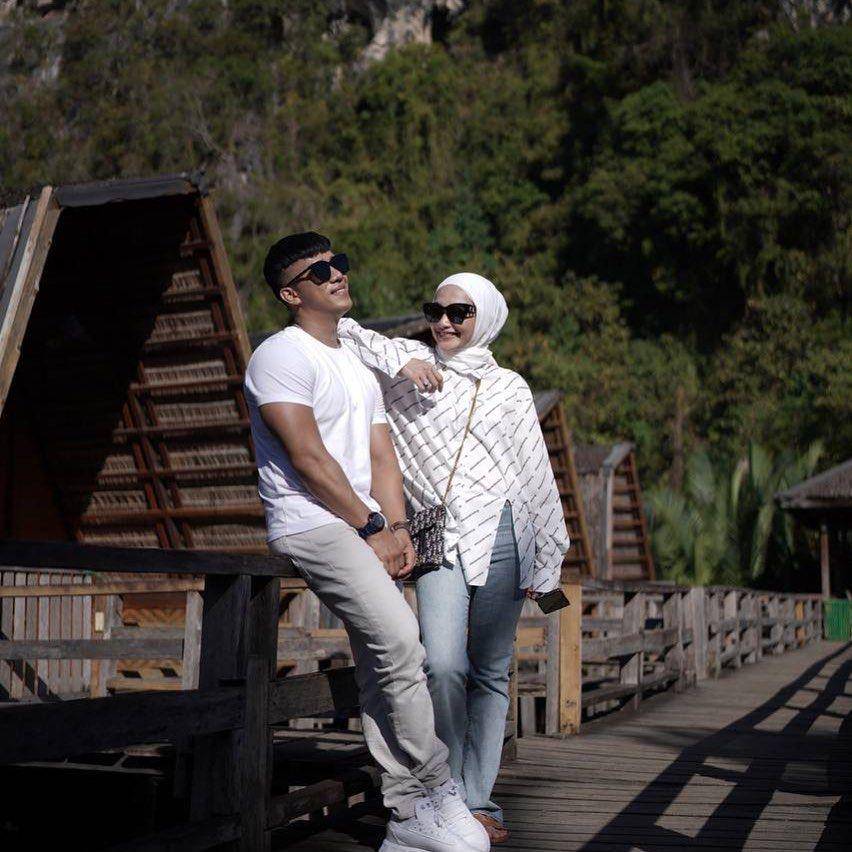 Ruri Repvblik dan istri (instagram.com/ruri_repvbilk)