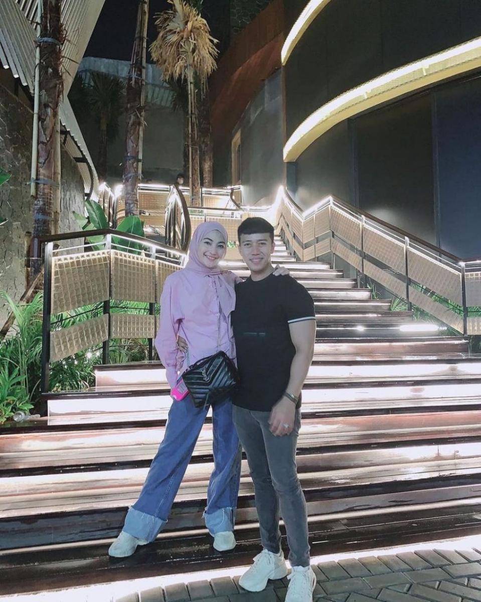 Ruri Repvblik dan istri (instagram.com/ruri_repvbilk)