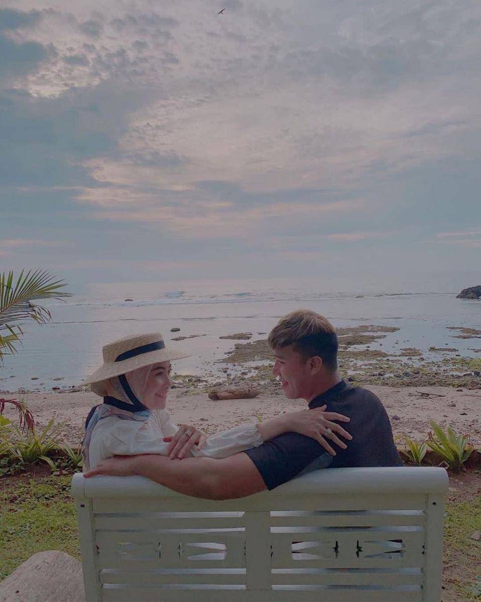 Ruri Repvblik dan istri (instagram.com/ruri_repvblik)
