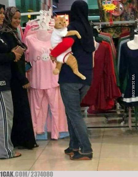 emak-emak belanja di pasar lucu (1cak.com)