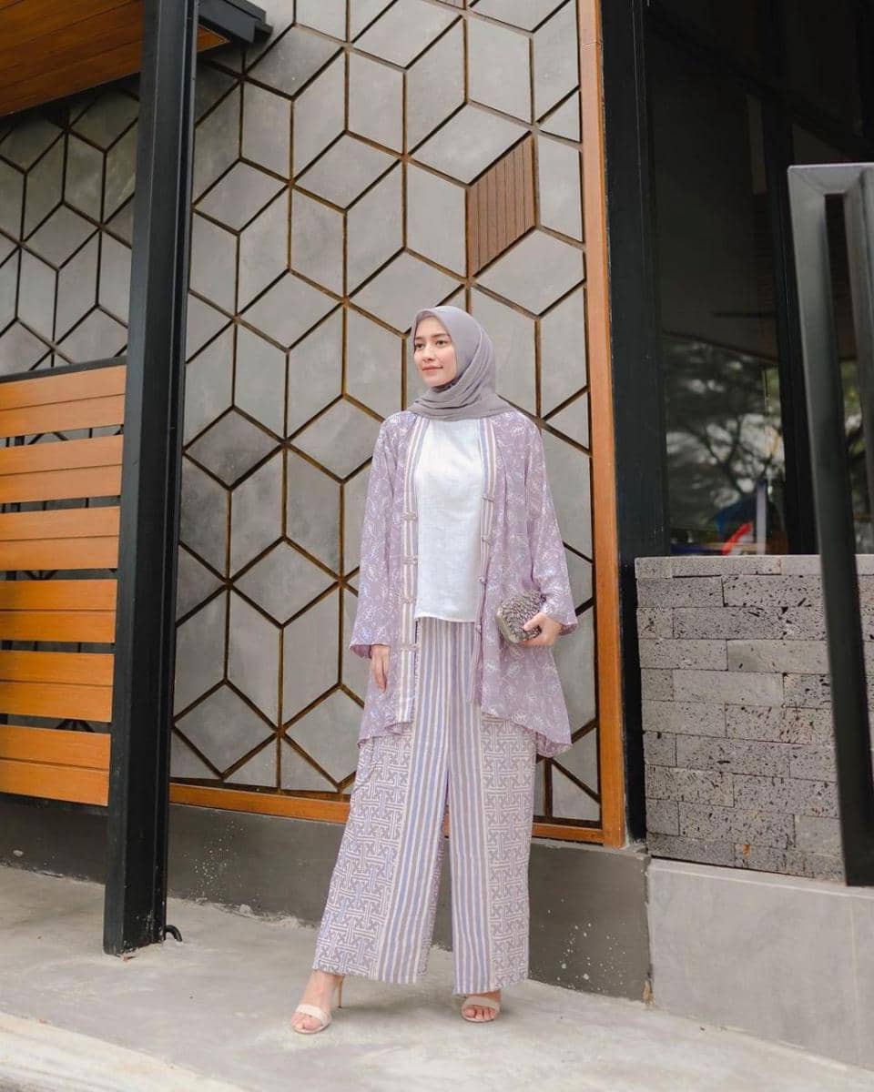 Outfit one set ala Mega Iskanti (instagram.com/megaiskanti)