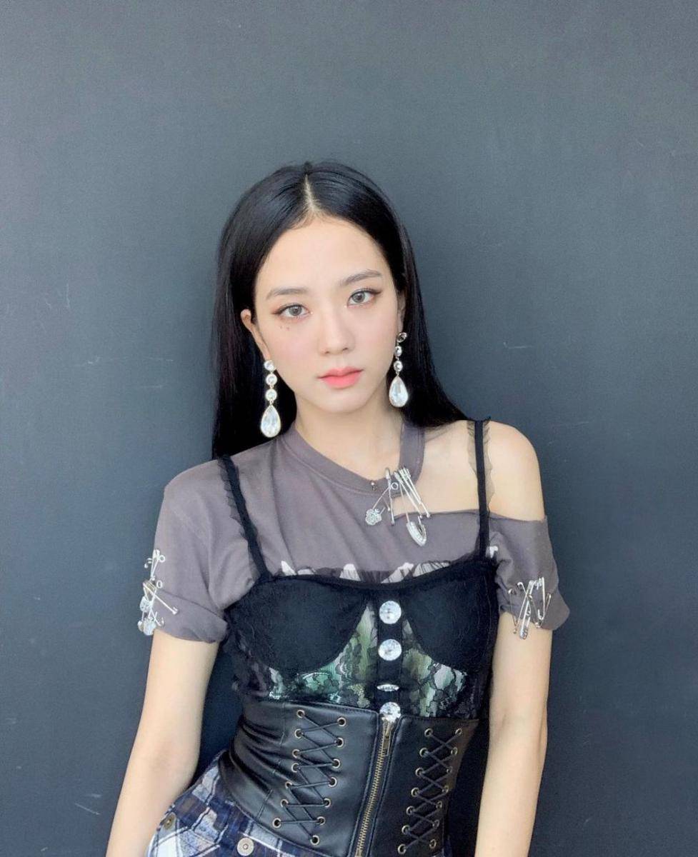 Jisoo BLACKPINK (instagram.com/sooyaaa__)