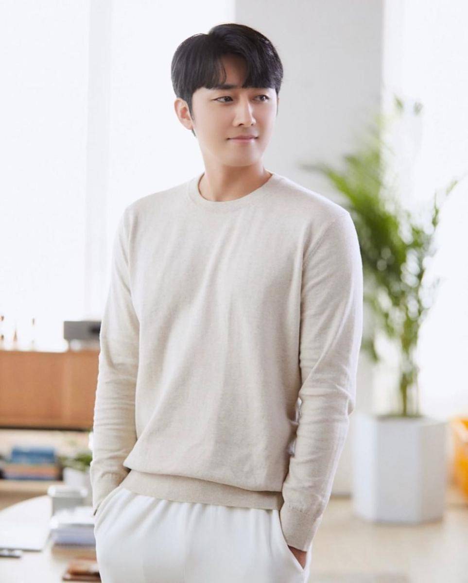 Son Ho Jun (instagram.com/yg_stage)