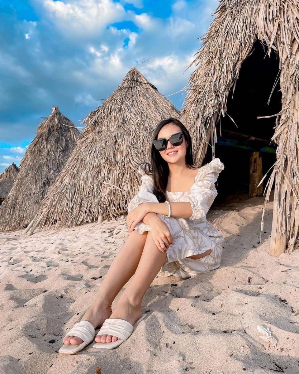 Sarah Gibson liburan ke NTT. (instagram.com/sarahgibson21)