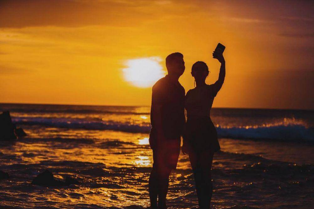 Sarah Gibson liburan ke NTT. (instagram.com/sarahgibson)