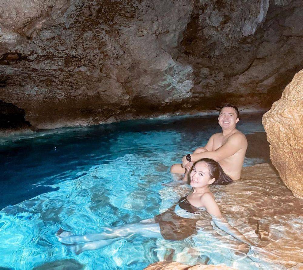Sarah Gibson liburan ke NTT. (instagram.com/sarahgibson)