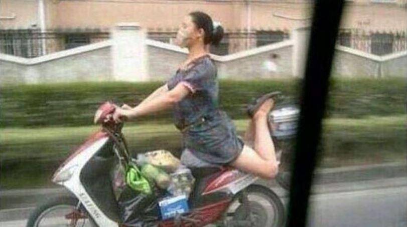 emak-emak belanja di pasar lucu (instagram.com/lawakan.kita)