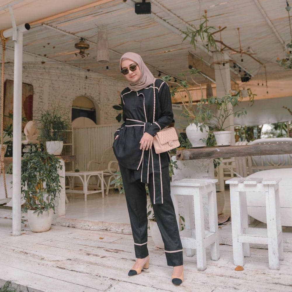Outfit one set ala Mega Iskanti (instagram.com/megaiskanti)
