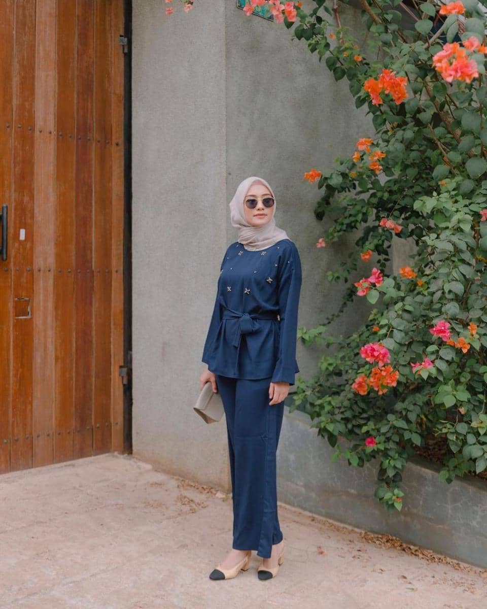 Outfit one set ala Mega Iskanti (instagram.com/megaiskanti)