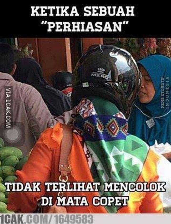 emak-emak belanja di pasar lucu (1cak.com)