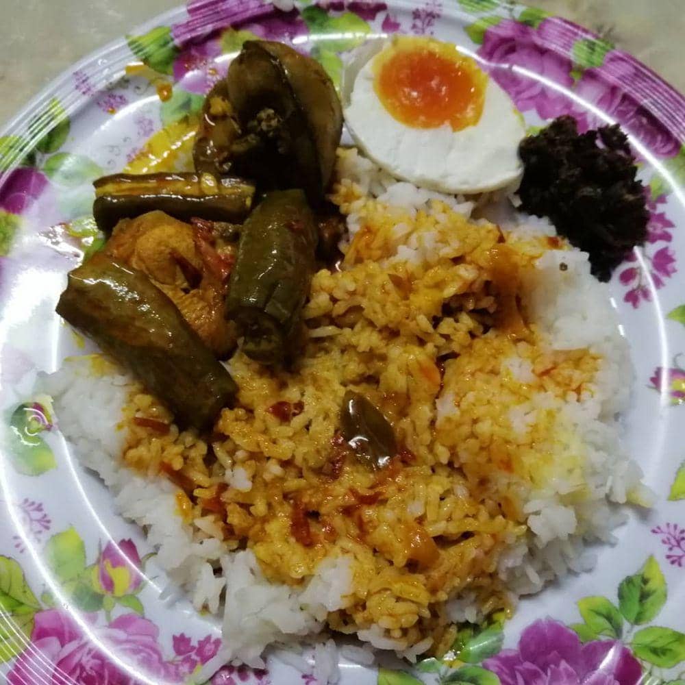 Kari ayam terung (instagram.com/syahada_ruznan)