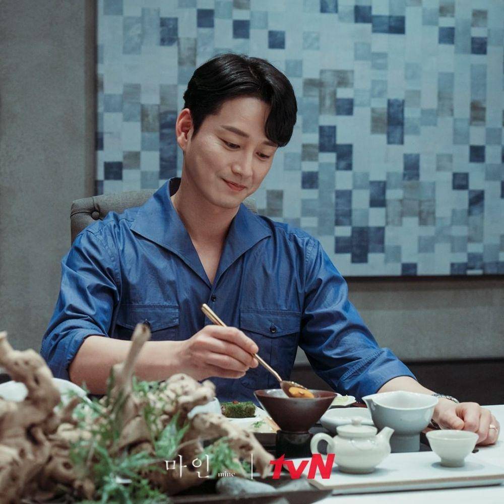 Lee Hyun Wook di drama Mine (Instagram.com/tvndrama.official)