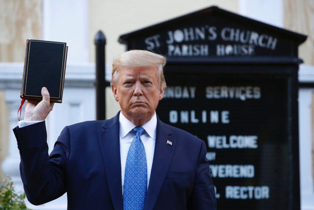 Foto Trump Tahun Lalu Bukan Alasan Pembubaran Protes BLM