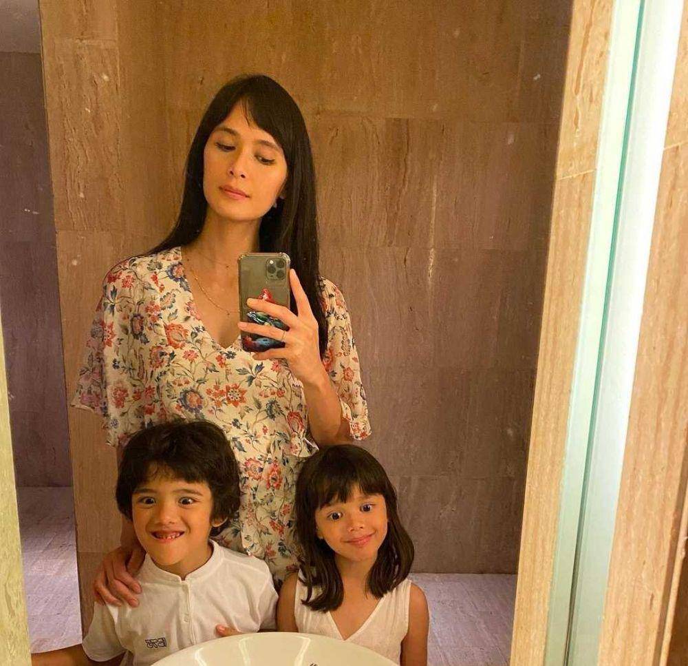 Renata Kusmanto bersama anak (Instagram.com/renata711)