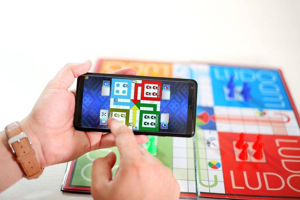 ilustrasi permainan ludo di ponsel (Pixabay/F1Digitals)