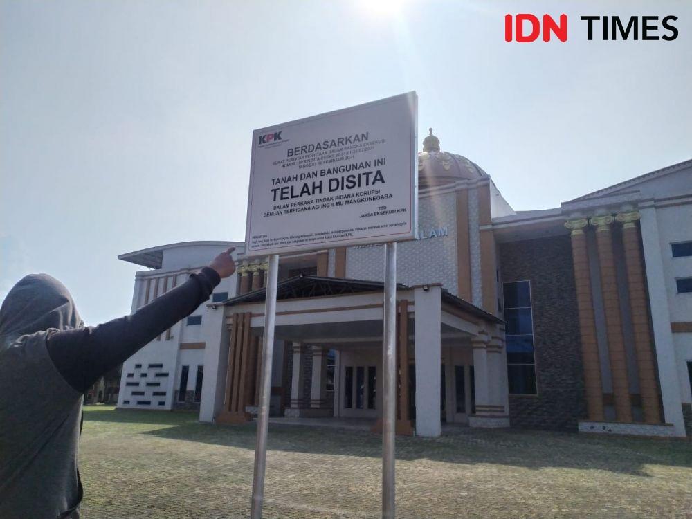 Eks Bupati Lampura Agung Cabut Gugatan Lelang Sengketa di PN Jaksel