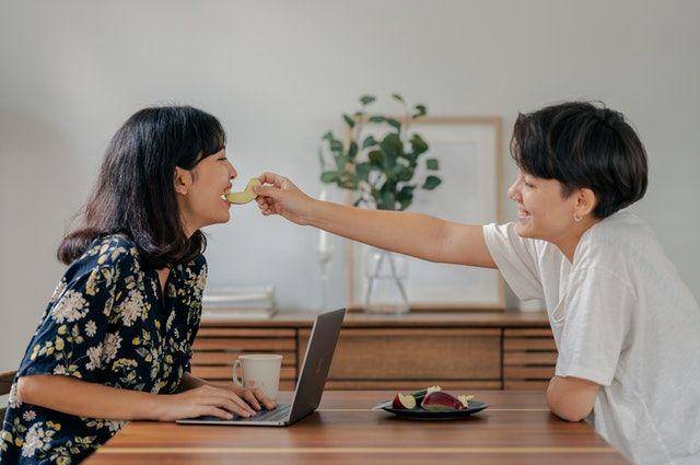 Ilustrasi pasangan romantis. (pexels.com/Ketut Subiyanto)