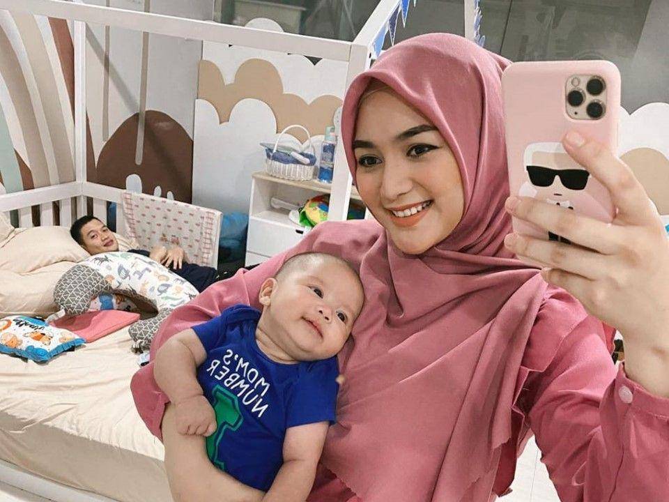 Citra Kirana dan Athar selfie. (instagram.com/citraciki)