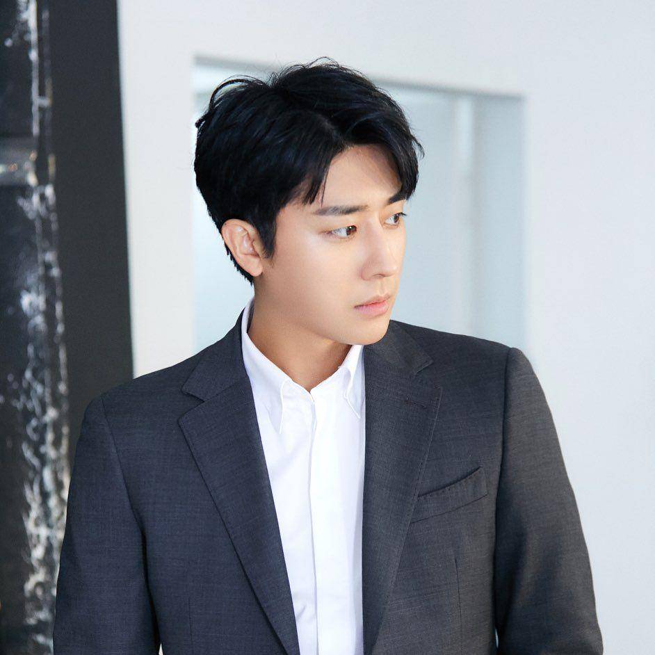 Son Ho Jun (instagram.com/sonhojun_official)