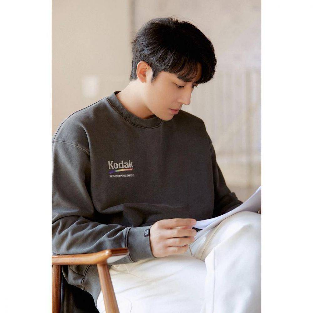 Son Ho Jun (instagram.com/sonhojun_official)