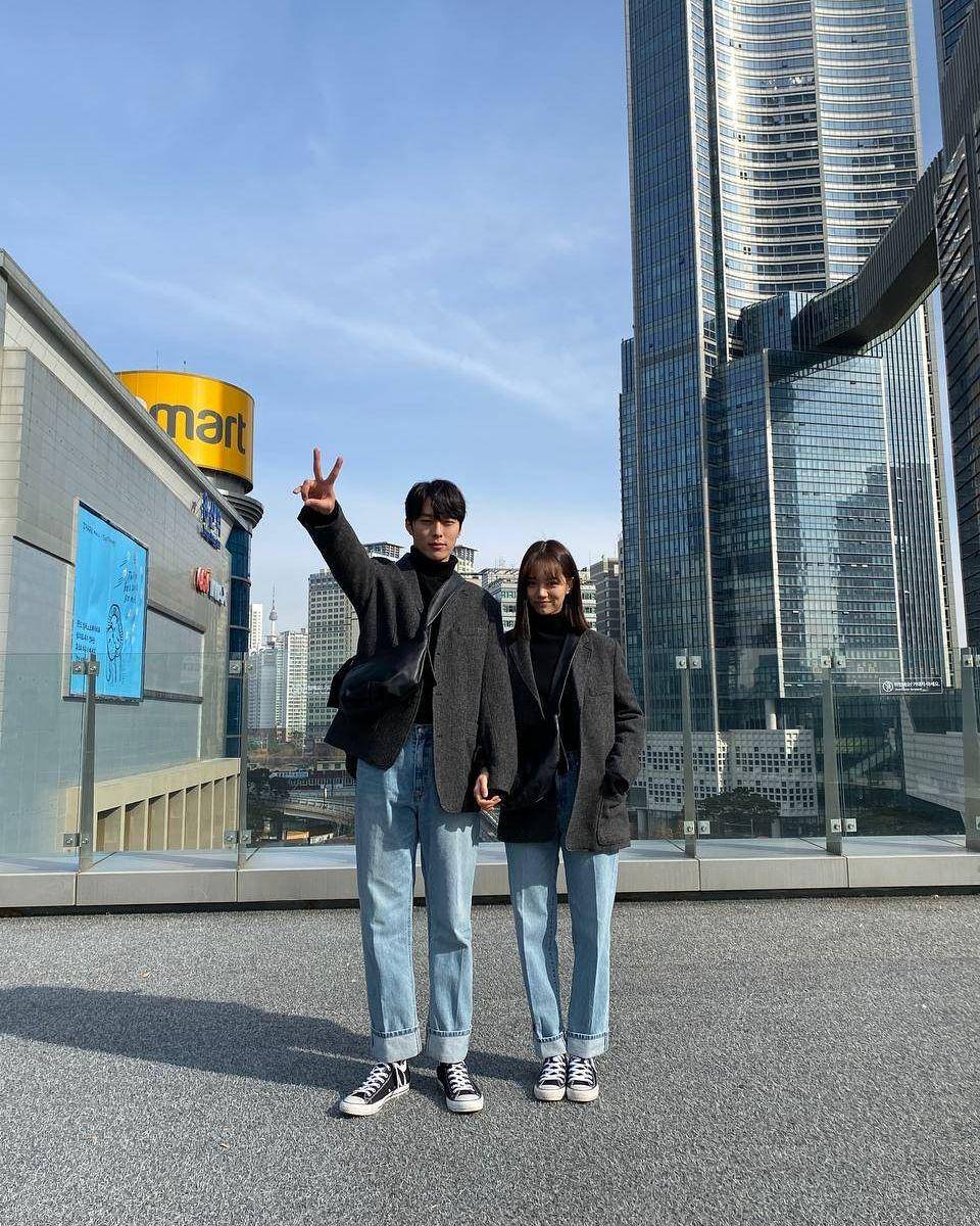 ootd sneakers Hyeri (instagram.com/hyeri_0609)