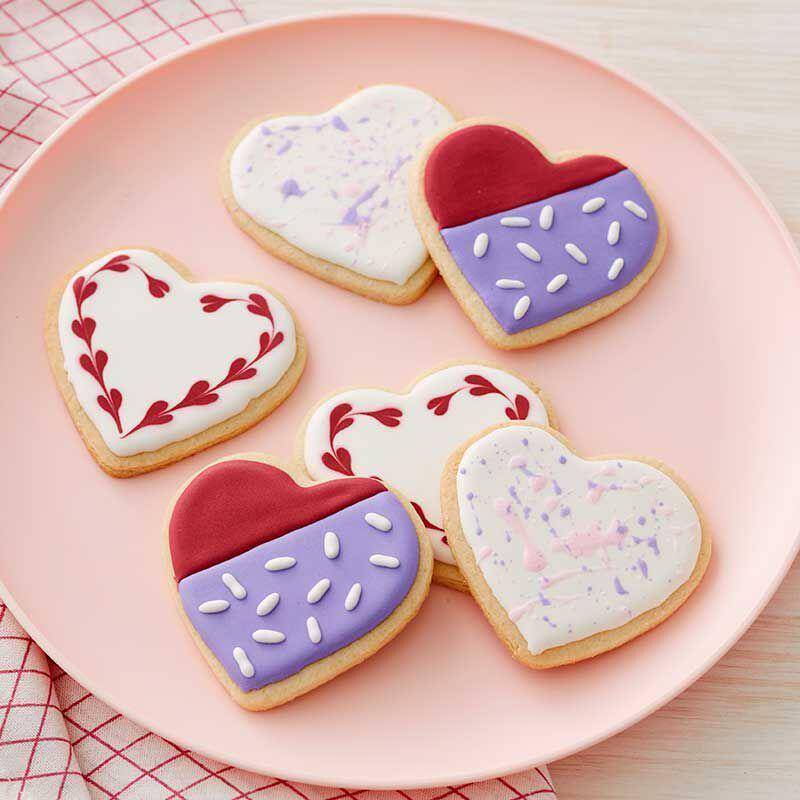 ilustrasi penggunaan royal icing (www.wilton.com)