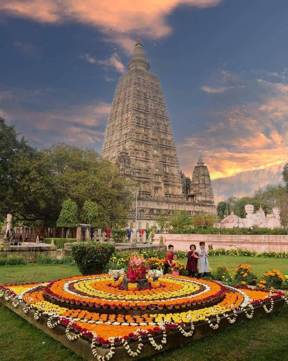 Mahabodhi Temple (instagram.com/__shubham.sharma__)