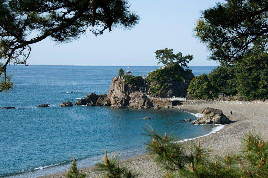 Pantai Katsurahama (shikoku-tourism.com)