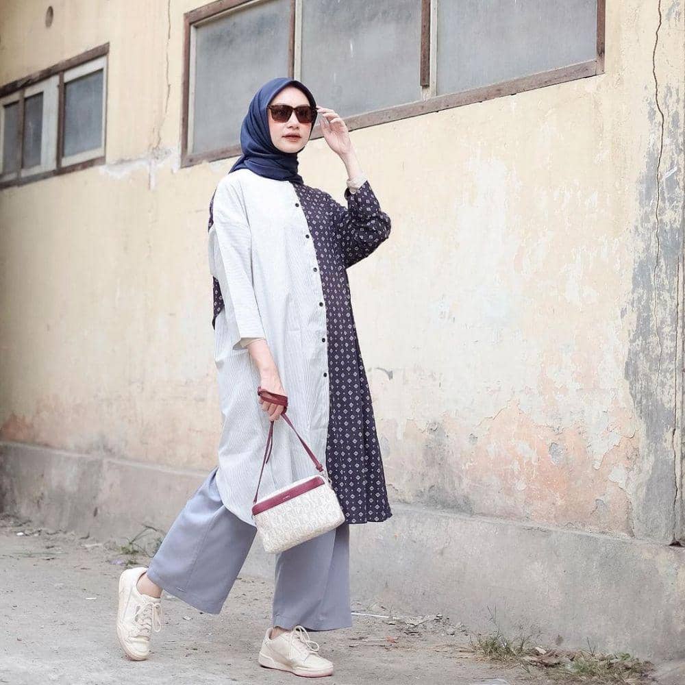 OOTD dengan bawahan wide leg pants ala selebgram Bahjatina (instagram.com/bahjatina)