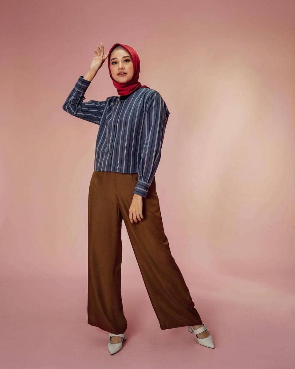 OOTD dengan bawahan wide leg pants ala selebgram Bahjatina (instagram.com/bahjatina)