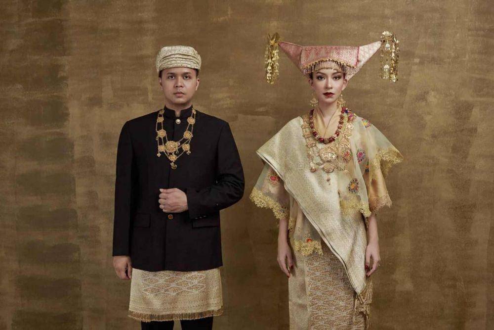 Artis prewedding pakai adat Minang (Yessica.riany via Instagram.com/karinadila8921/)