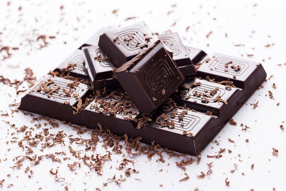 cokelat hitam batangan (freepik.com/Racool_studio)