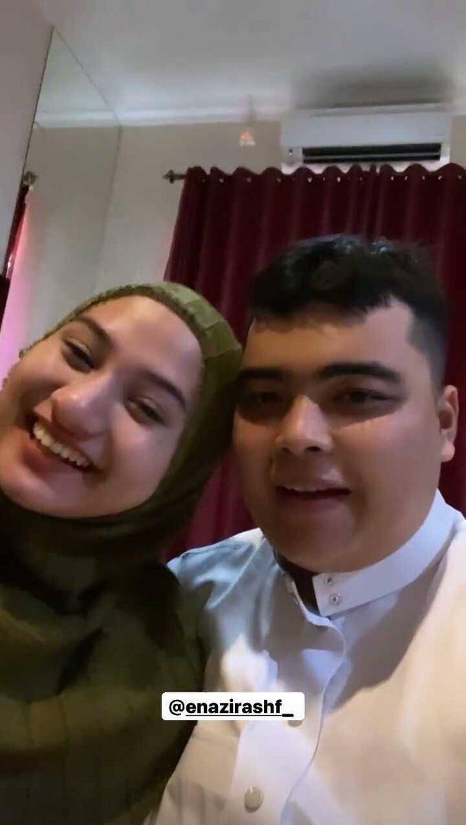 Kemesraan Ameer dan Zira (Instagram.com/ameer_azzikra)
