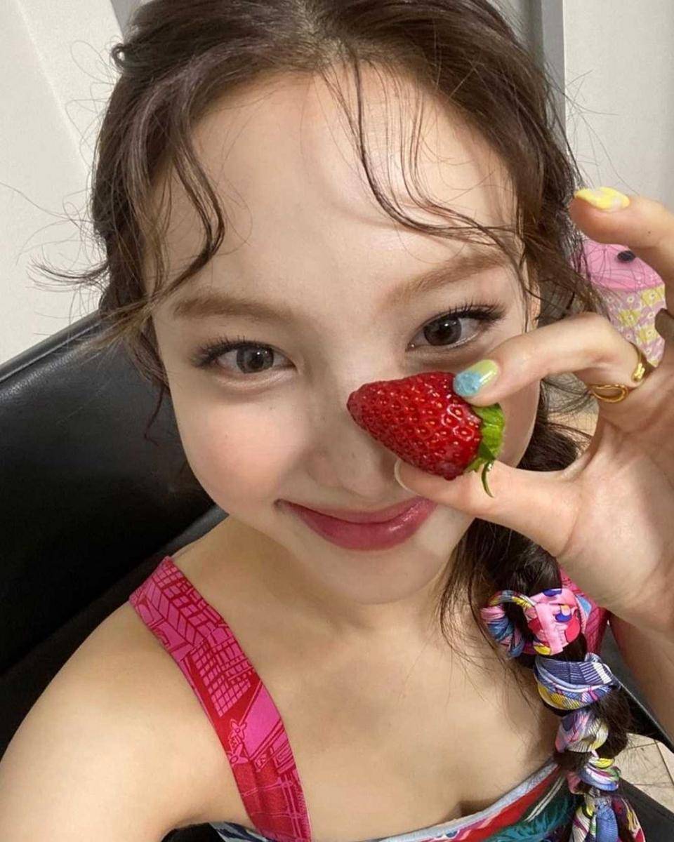 Nayeon Twice (instagram.com/twicetagram)