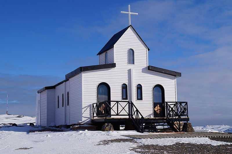 Gereja Villa las Estrellas (wikimedia.org)