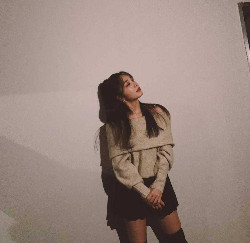 Jung Eun Ji (Instagram.com/artist_eunji)