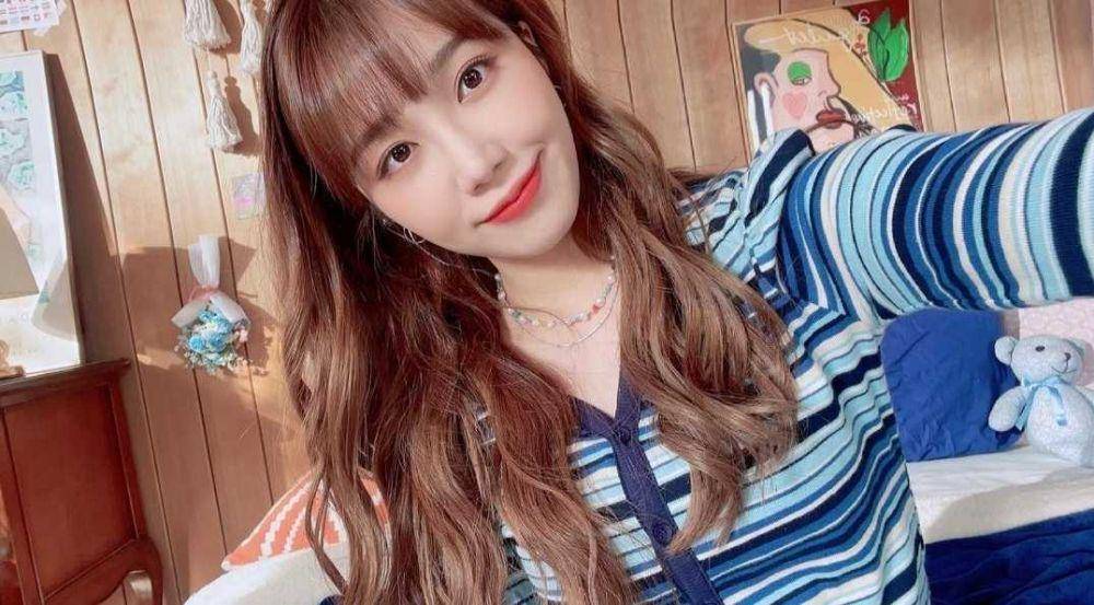 Jung Eun Ji (Instagram.com/artist_eunji)