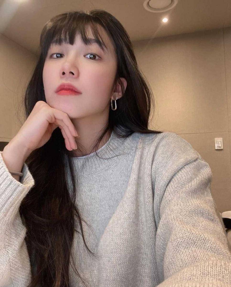 Jung Eun Ji (Instagram.com/artist_eunji)