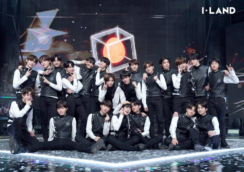 i-land final photo (Twitter.com/mnetiland)