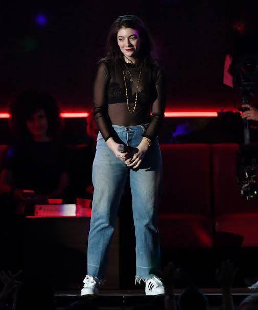 Lorde (refinery.com)