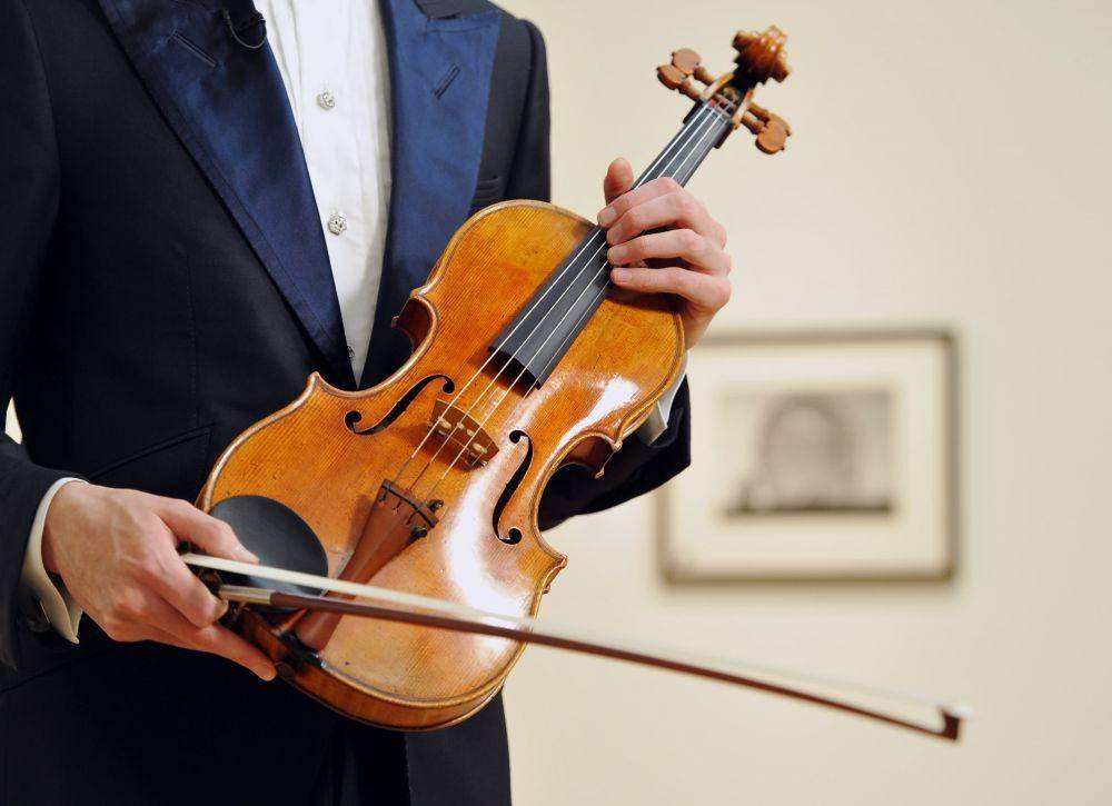 biola MacDonald Stradivarius (cnbc.com)