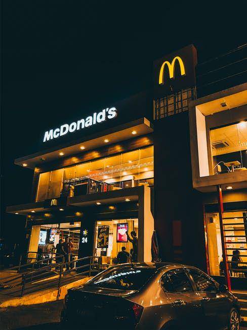 Foto restoran cepat saji McDonald's. (Pexels.com/Robi Pastores)