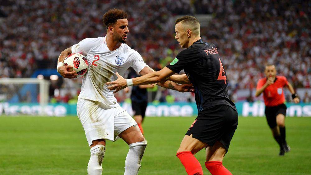 Kyle Walker dan Ivan Perisic di laga Inggris vs Kroasia di Piala Dunia 2018. (skysports.com)